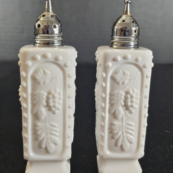 Napco White Milk Glass Salt & Pepper Set Made in Japan Silver Colored Metal Top - Picture 1 of 9